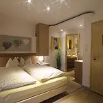 Haus Sonnenschein Hotel *